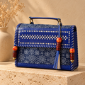 Hut Handbag in cobalt blue – on a stone pedestal